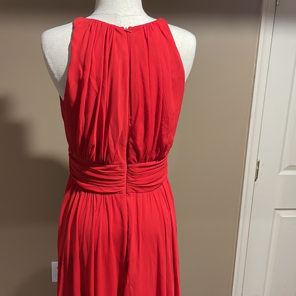 Badgley Mischka Red Gown Crinkle Empire Waist 8 - Picture 7 of 9